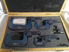 52-222-444 Fowler 0-4 Inch 4 Digit Outside Micrometer Set 4pc