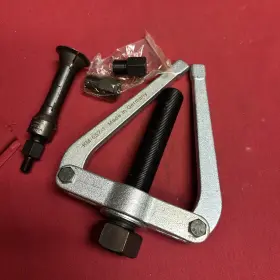 Km-557 Kent-moore Remover Puller Set