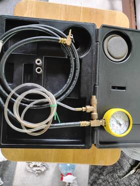 Snap - On Mt-337b -on Mt 337b Fuel Injection Pressure Tester Kit In Like New Cond. With Case
