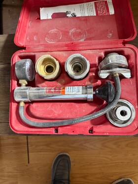 Snap-on Svt262a Snap-on Cooling System Pressure Tester Kit