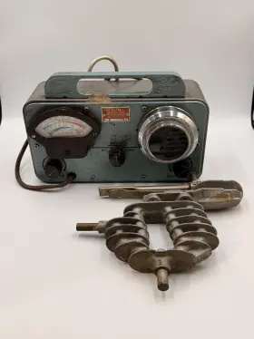 7752 Sun Vintage Combustion Tester Model H 6 Volt Untested