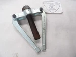 Kent Moore Tool KM-557 Remover Puller Used. Price: $29.99.